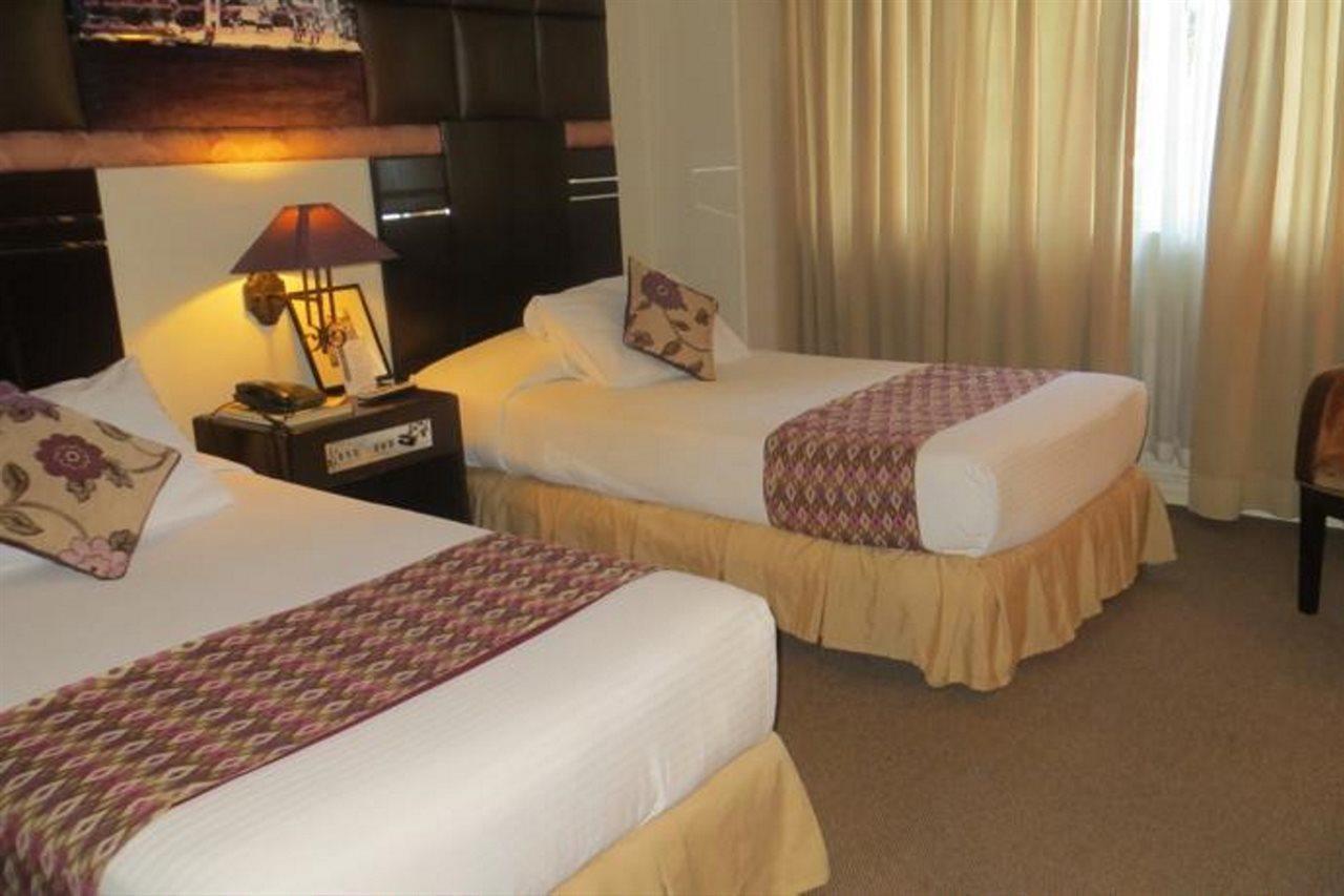 The Bellavista Hotel Lapu-Lapu City Exterior foto