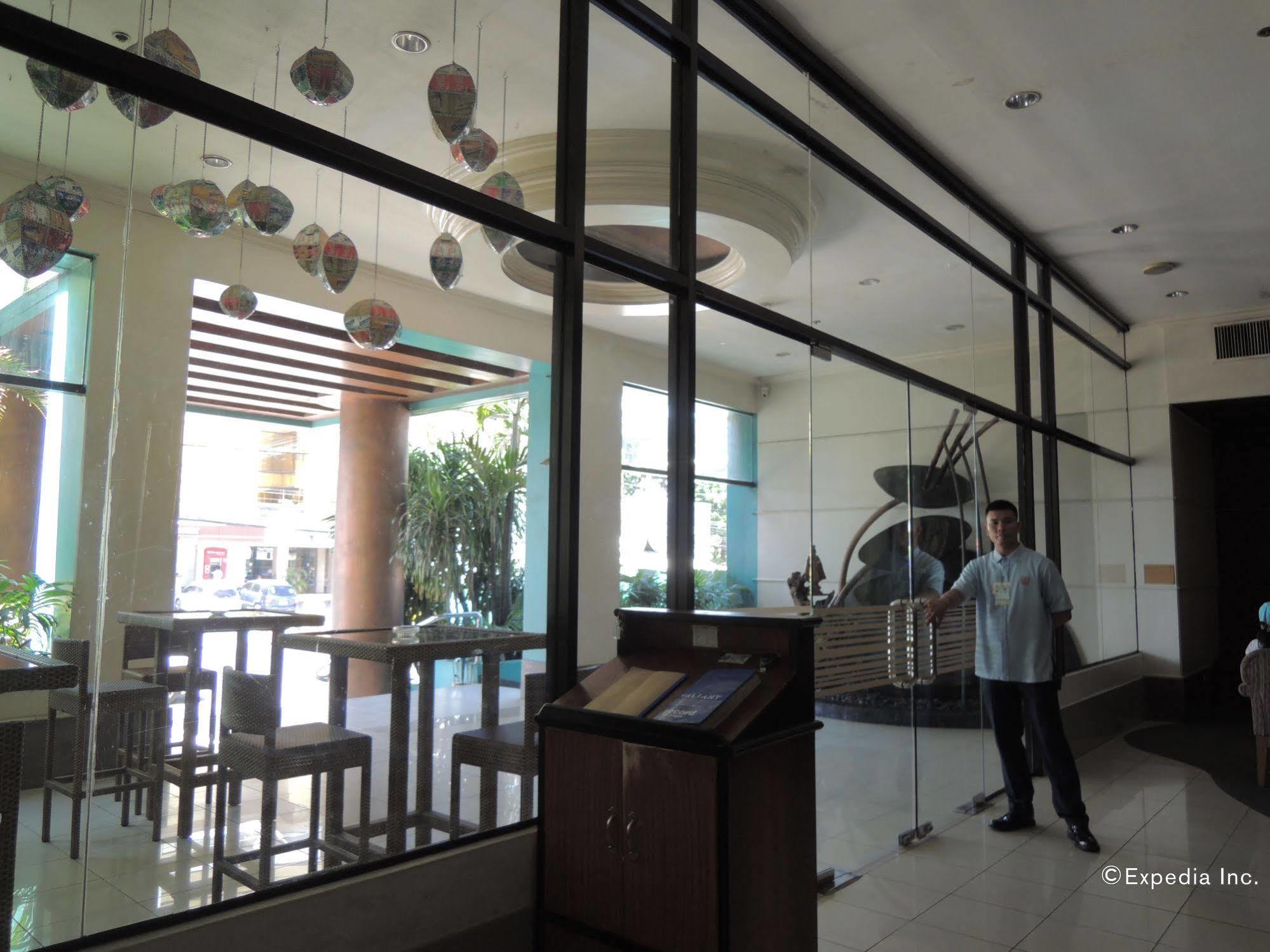 The Bellavista Hotel Lapu-Lapu City Exterior foto