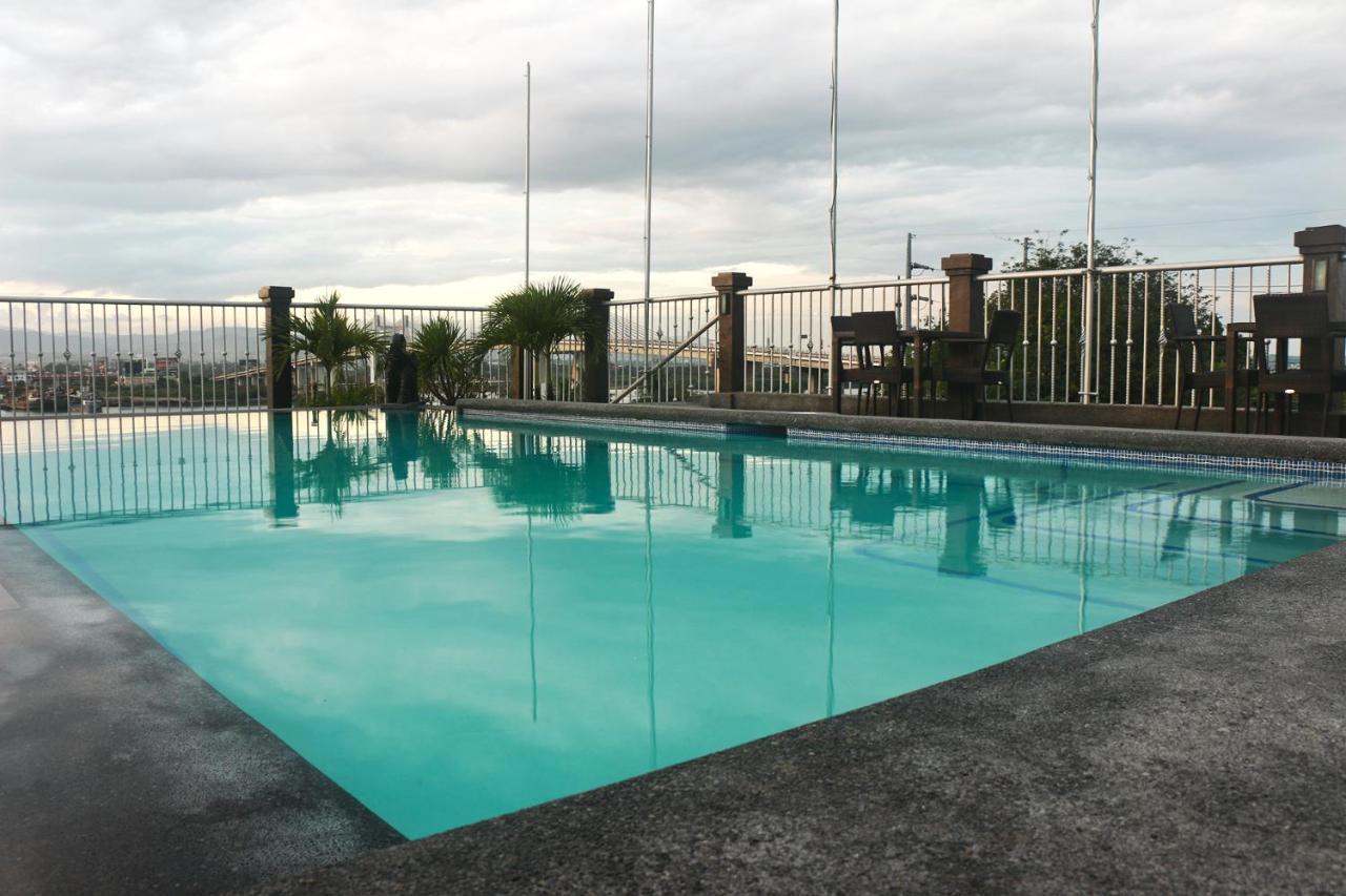 The Bellavista Hotel Lapu-Lapu City Exterior foto